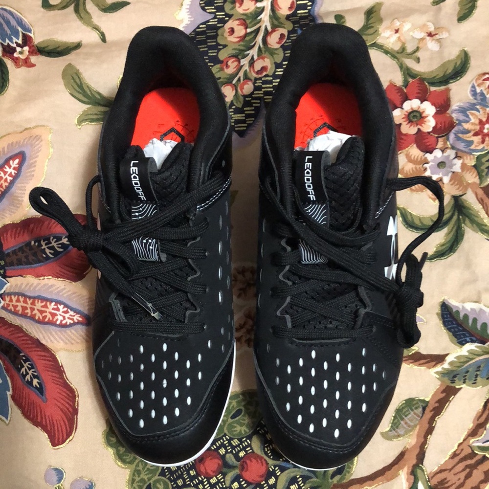 ⚽️UNDER ARMOUR⚽️NWOT Soccer Cleats, 2.5Y - Picture 4 of 9
